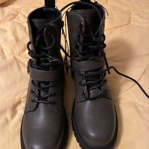 UNIONBAY Dark Green Lace Up Boots